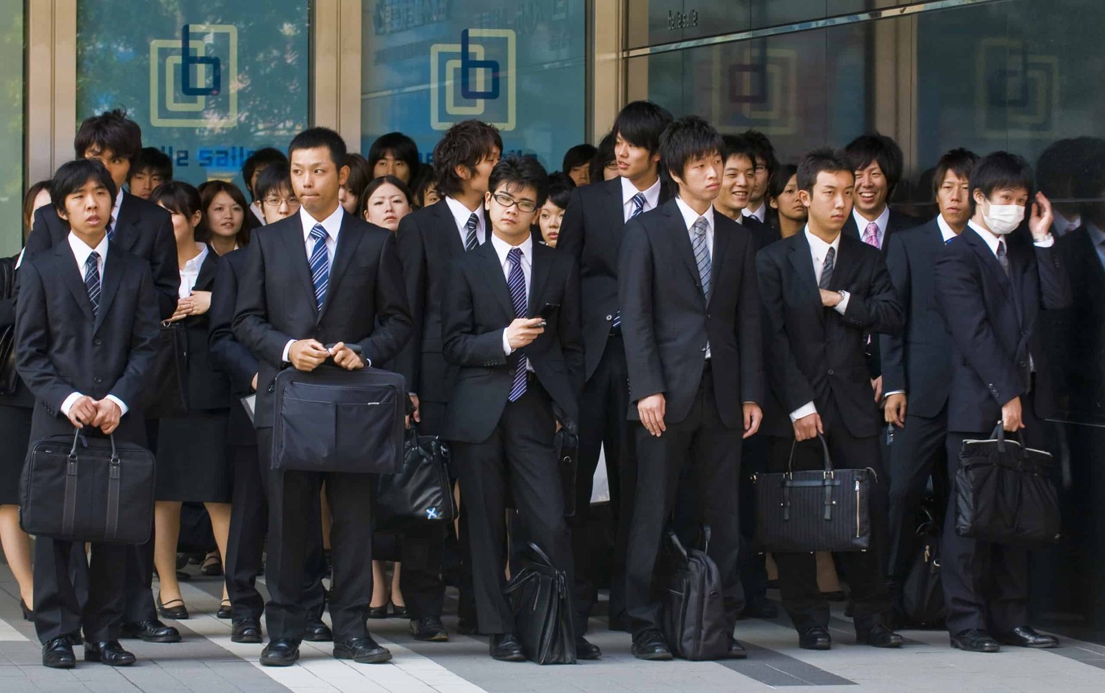 Budaya Unik Kerja di Jepang: Kelebihan dan Tantangan